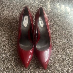 ALFANI STEP AND FLEX HEELS GREAT FOR ANY BUSINESS OR COCKTAILS DRESS.